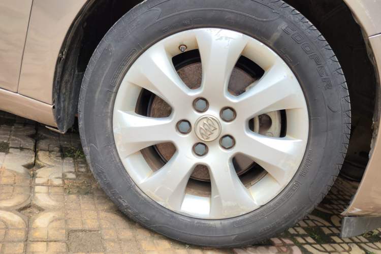 Used Buick Regal 2015 1.6T Elite Tech Model Right Front Wheel Hub