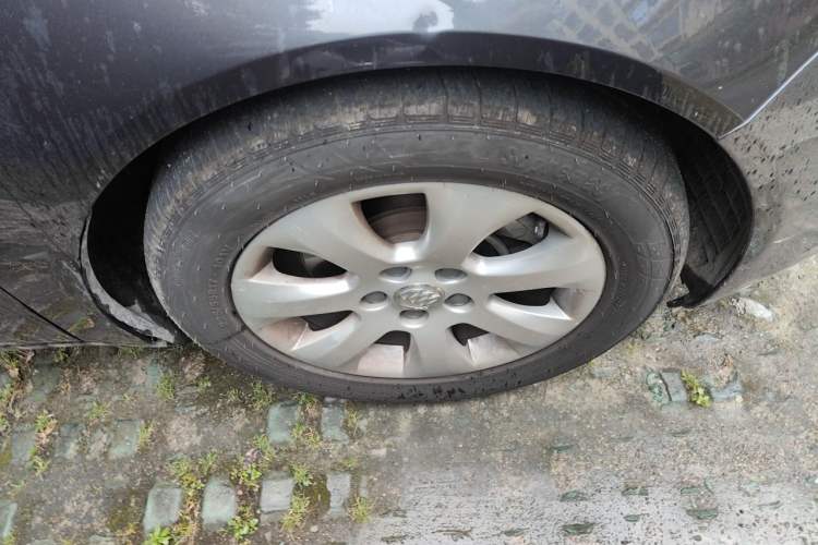Used Buick Regal 2015 1.6T Elite Tech Model Right Front Wheel Hub