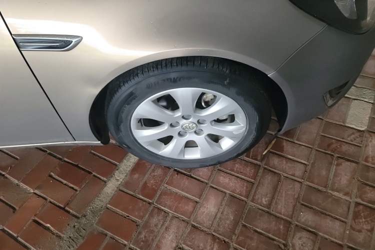 Used Buick Regal 2015 2.0L Leading Fashion Edition Right Front Wheel Hub