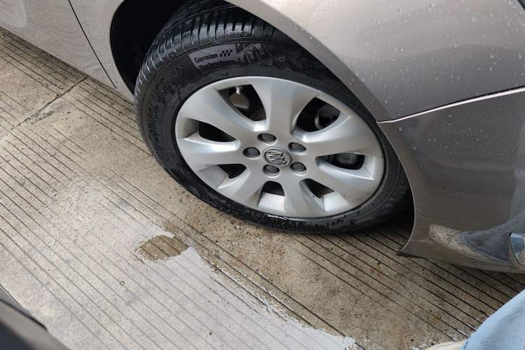 Used Buick Regal 2015 1.6T Elite Tech Model Right Front Wheel Hub