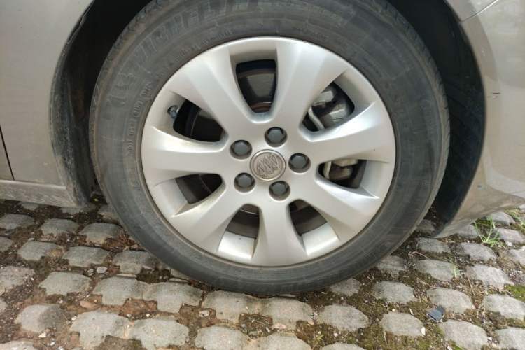Used Buick Regal 2015 1.6T Elite Tech Model Right Front Wheel Hub
