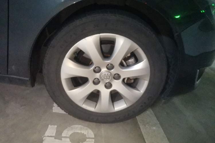 Used Buick Regal 2015 1.6T Leading Technology Model Right Front Wheel Hub