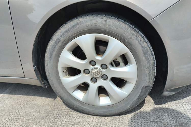 Used Buick Regal 2015 2.0L Elite Fashion Edition Right Front Wheel Hub