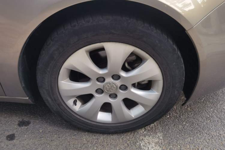 Used Buick Regal 2015 1.6T Fashion Tech Model Right Front Wheel Hub