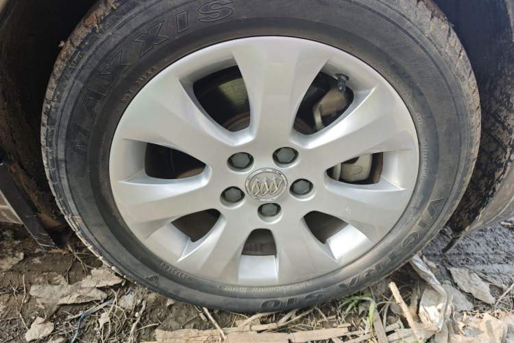 Used Buick Regal 2015 1.6T Leading Technology Model Right Front Wheel Hub