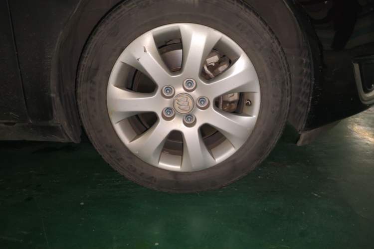 Used Buick Regal 2015 1.6T Fashion Tech Model Right Front Wheel Hub