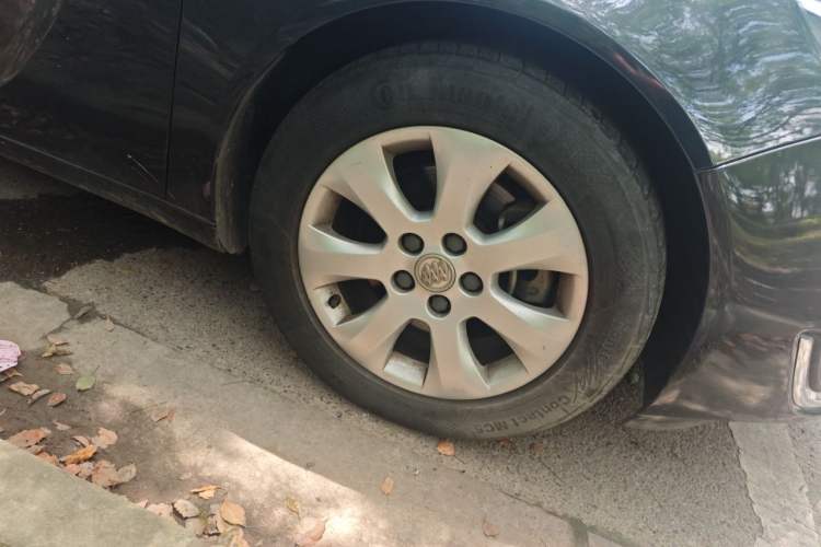 Used Buick Regal 2015 1.6T Leading Technology Model Right Front Wheel Hub