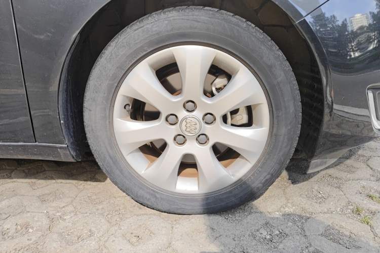 Used Buick Regal 2015 1.6T Leading Technology Model Right Front Wheel Hub
