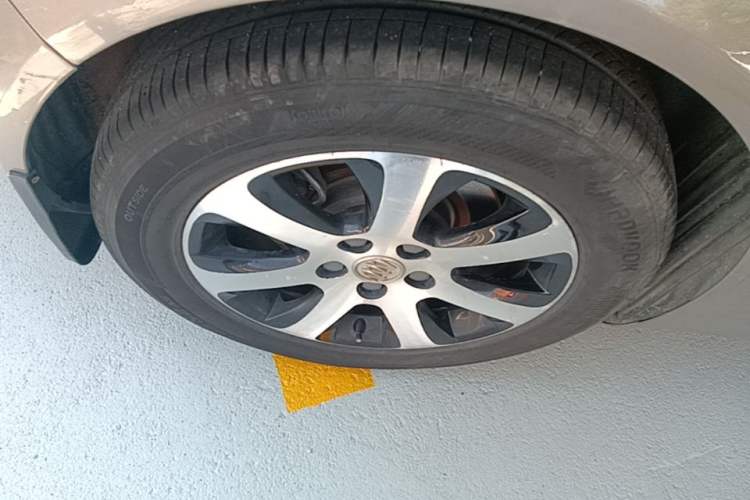 Used Buick Regal 2015 1.6T Elite Tech Model Right Rear Wheel Hub