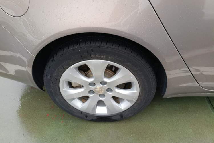 Used Buick Regal 2015 1.6T Leading Technology Model Right Rear Wheel Hub