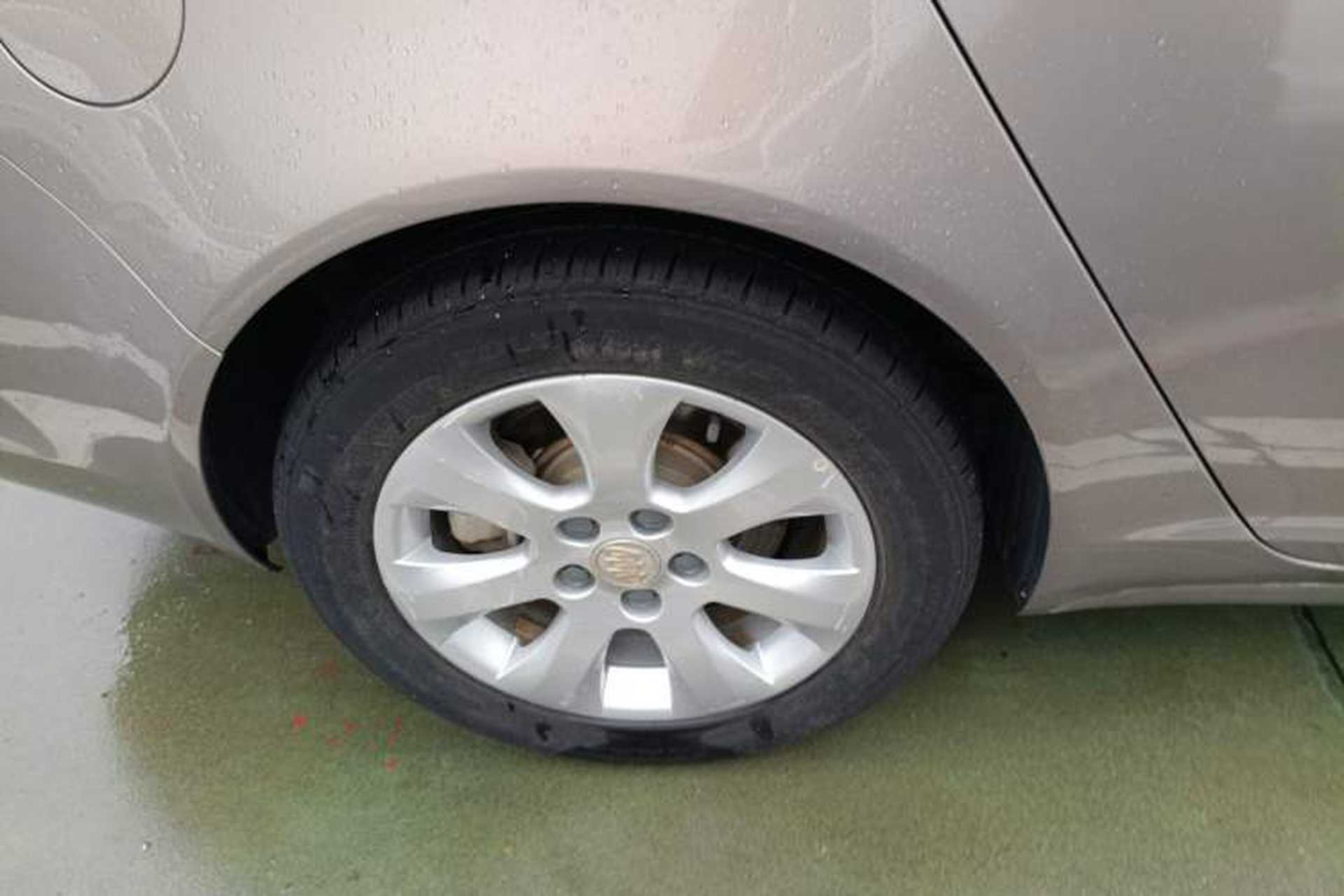 Used Buick Regal 2015 1.6T Leading Technology Model Right Rear Wheel Hub