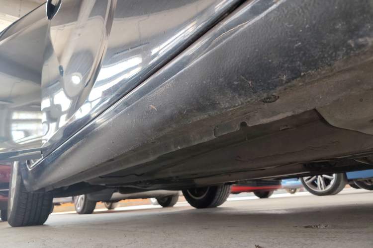 Used Buick Regal 2015 1.6T Elite Tech Model Right Side Sill