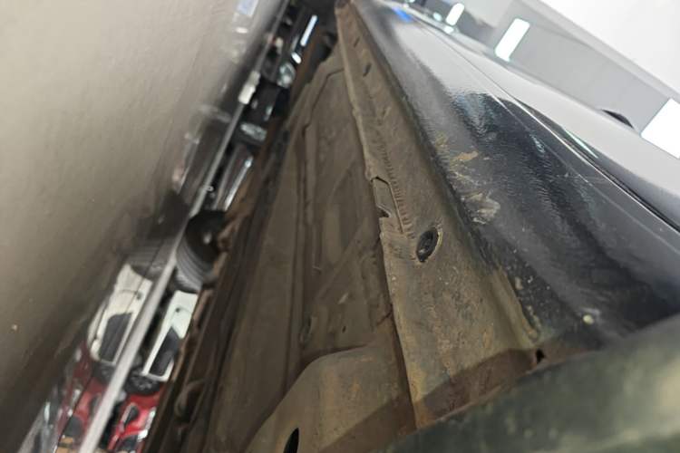 Used Buick Regal 2015 1.6T Leading Technology Model Right Side Sill