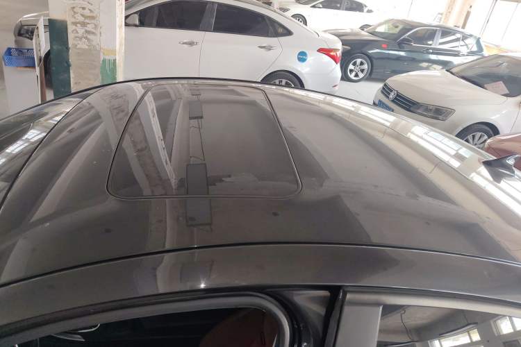 Used Buick Regal 2015 1.6T Elite Tech Model Roof