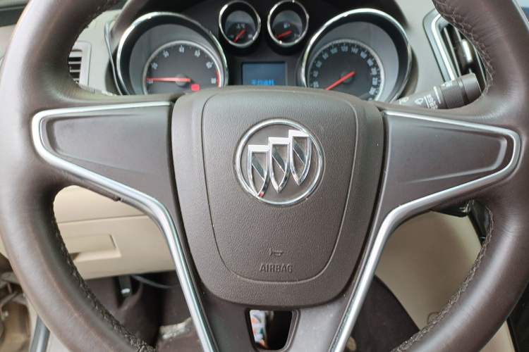 Used Buick Regal 2015 2.0L Leading Fashion Edition Steering Wheel