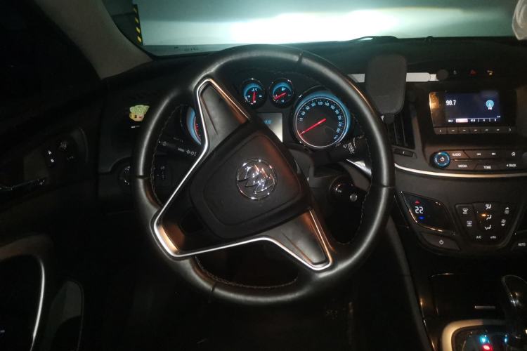 Used Buick Regal 2015 1.6T Leading Technology Model Steering Wheel