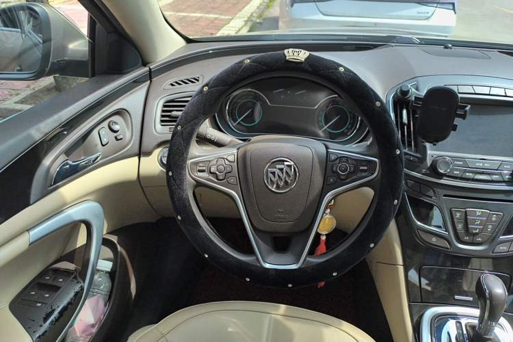 Used Buick Regal 2015 2.0L Elite Fashion Edition Steering Wheel