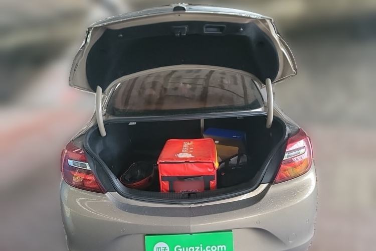 Used Buick Regal 2015 2.0L Leading Fashion Edition Trunk