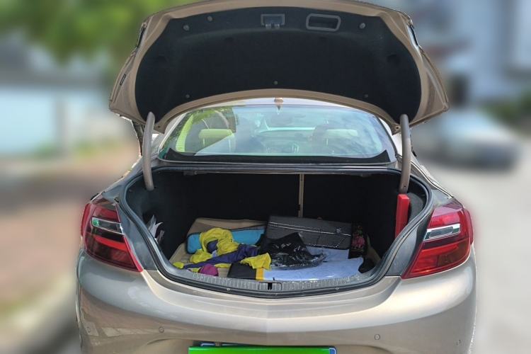 Used Buick Regal 2015 2.0L Elite Fashion Edition Trunk