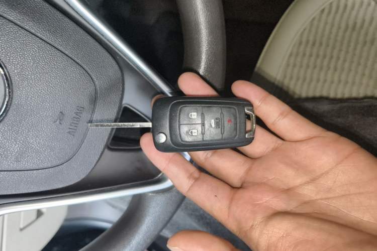 Used Buick Regal 2015 2.0L Leading Fashion Edition Vehicle Key