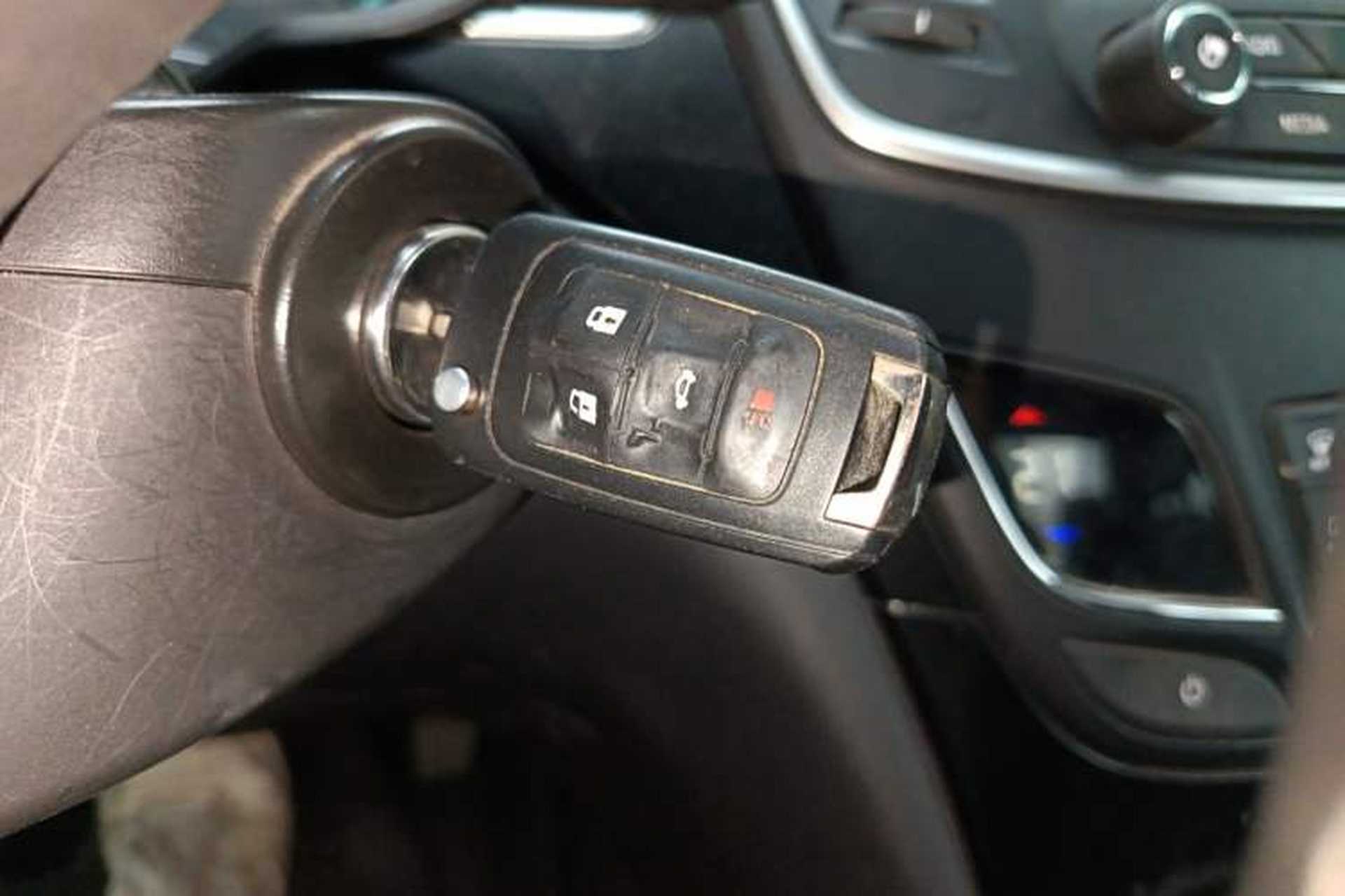 Used Buick Regal 2015 1.6T Leading Technology Model Vehicle Key