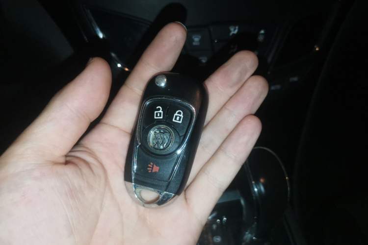 Used Buick Regal 2015 1.6T Leading Technology Model Vehicle Key