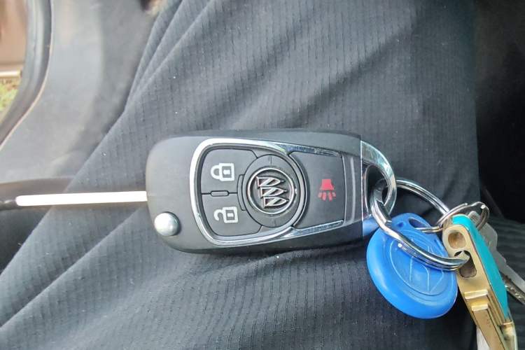 Used Buick Regal 2015 1.6T Leading Technology Model Vehicle Key