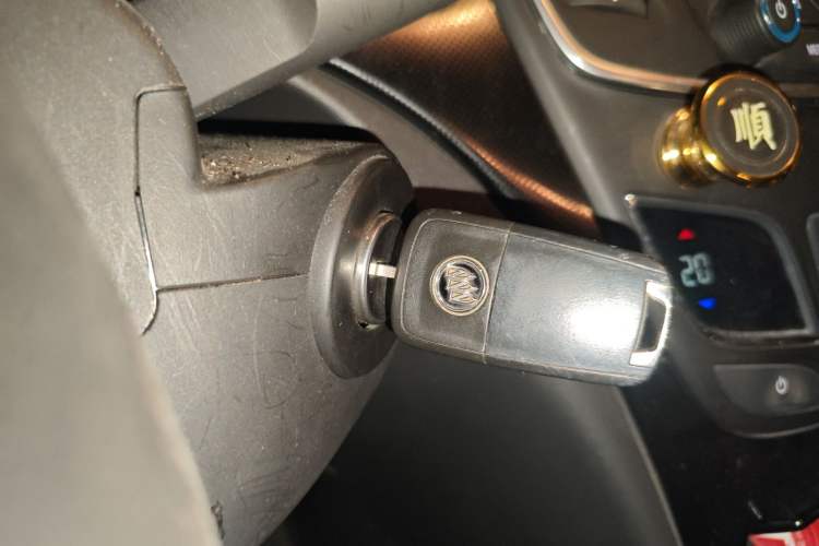 Used Buick Regal 2015 1.6T Fashion Tech Model Vehicle Key