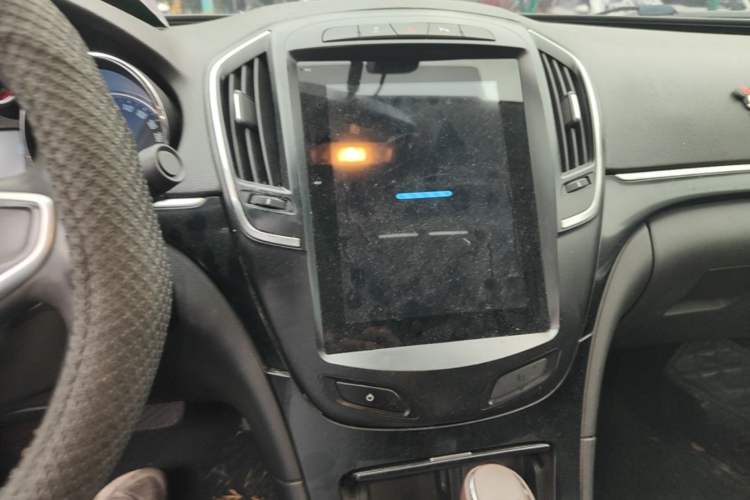 Used Buick Regal 2015 1.6T Leading Technology Model Audio And AC Panel