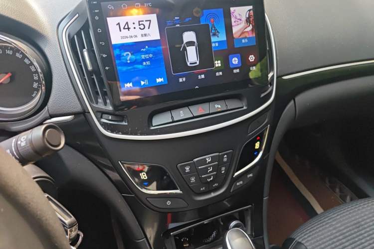 Used Buick Regal 2015 1.6T Leading Technology Model Audio And AC Panel