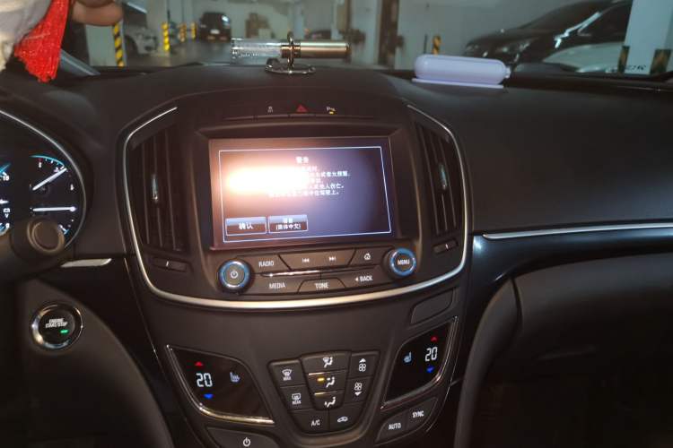 Used Buick Regal 2015 1.6T Elite Tech Model Audio And AC Panel