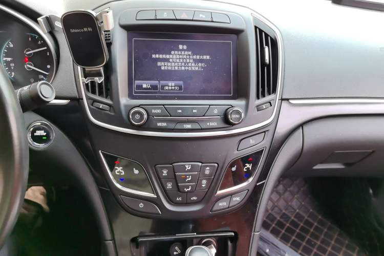 Used Buick Regal 2015 1.6T Elite Tech Model Audio And AC Panel