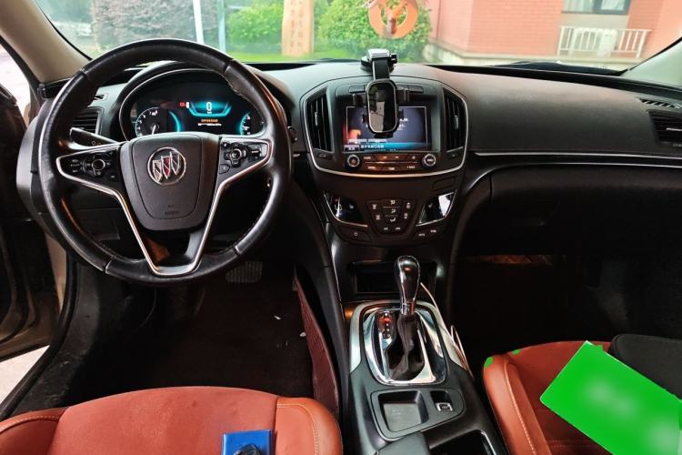 Used Buick Regal 2015 1.6T Elite Tech Model Center Console