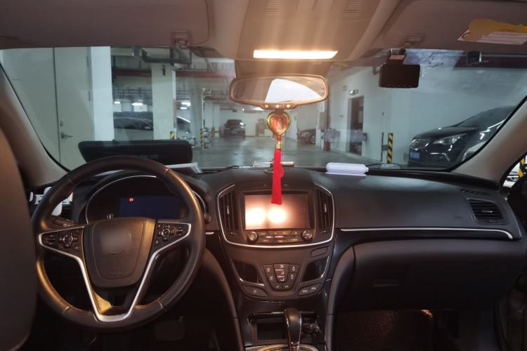Used Buick Regal 2015 1.6T Elite Tech Model Center Console