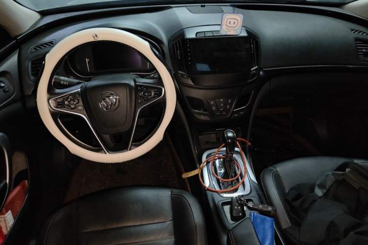 Used Buick Regal 2015 1.6T Elite Tech Model Center Console