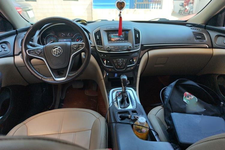 Used Buick Regal 2015 2.0L Elite Fashion Edition Center Console
