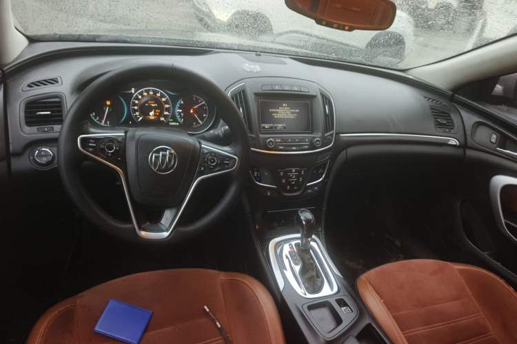 Used Buick Regal 2015 1.6T Elite Tech Model Center Console