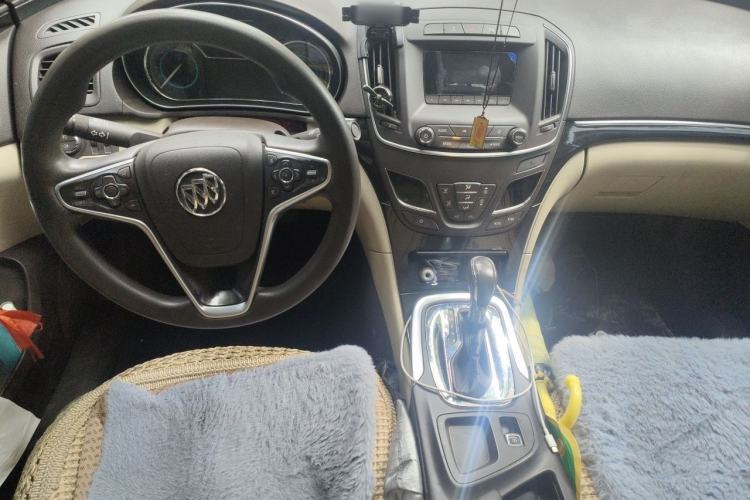 Used Buick Regal 2015 2.0L Elite Fashion Edition Center Console