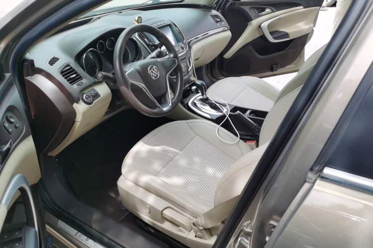 Used Buick Regal 2015 2.0L Leading Fashion Edition Driver Seat