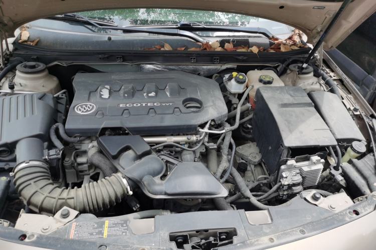 Used Buick Regal 2015 2.0L Leading Fashion Edition Engine Bay
