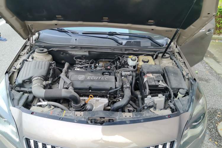 Used Buick Regal 2015 1.6T Elite Tech Model Engine Bay