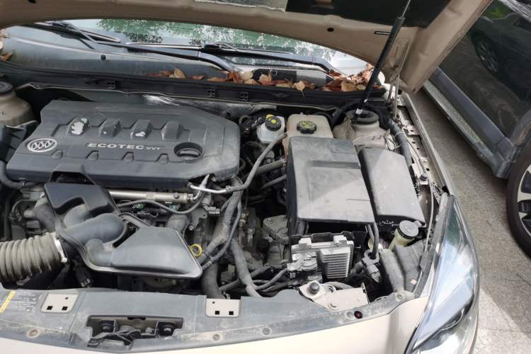 Used Buick Regal 2015 2.0L Leading Fashion Edition Engine Bay Left