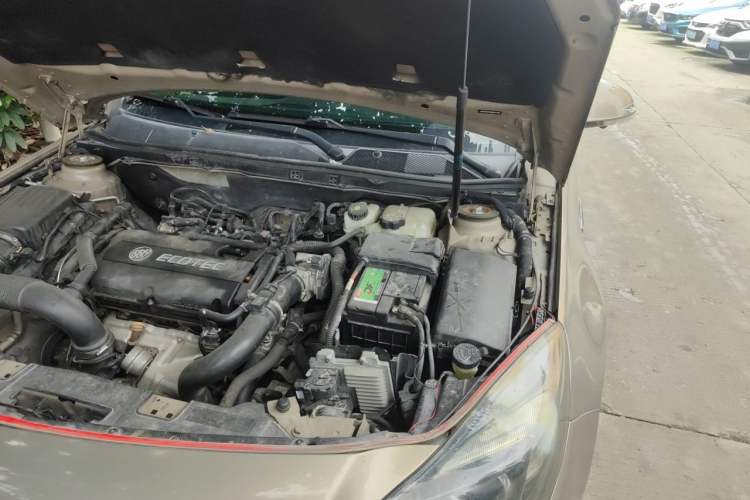 Used Buick Regal 2015 1.6T Leading Technology Model Engine Bay Left