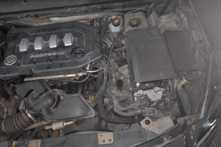 Used Buick Regal 2015 2.0L Leading Fashion Edition Engine Bay Left