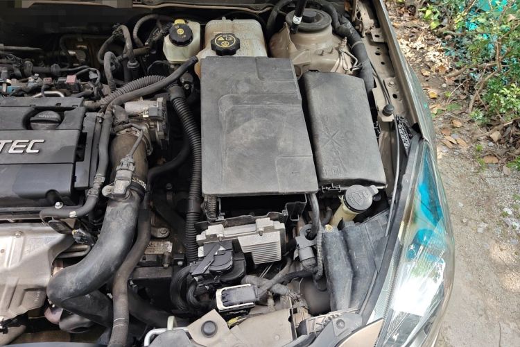 Used Buick Regal 2015 1.6T Leading Technology Model Engine Bay Left