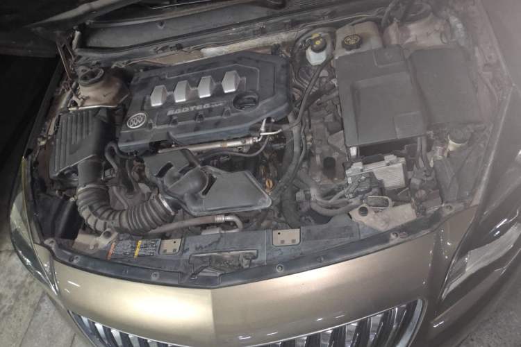 Used Buick Regal 2015 2.0L Leading Fashion Edition Engine Bay