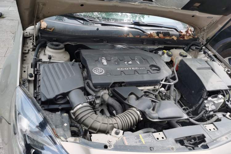 Used Buick Regal 2015 2.0L Leading Fashion Edition Engine Bay Right