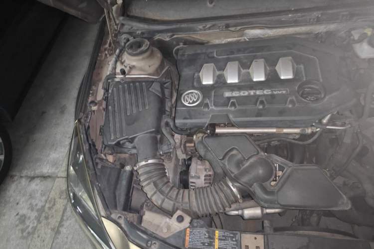 Used Buick Regal 2015 2.0L Leading Fashion Edition Engine Bay Right
