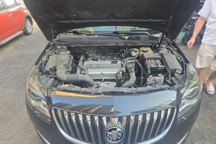 Used Buick Regal 2015 1.6T Leading Technology Model Engine Bay