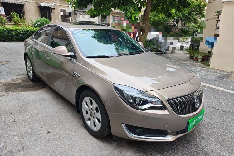 Used Buick Regal 2015 2.0L Leading Fashion Edition Front Right 45 Deg